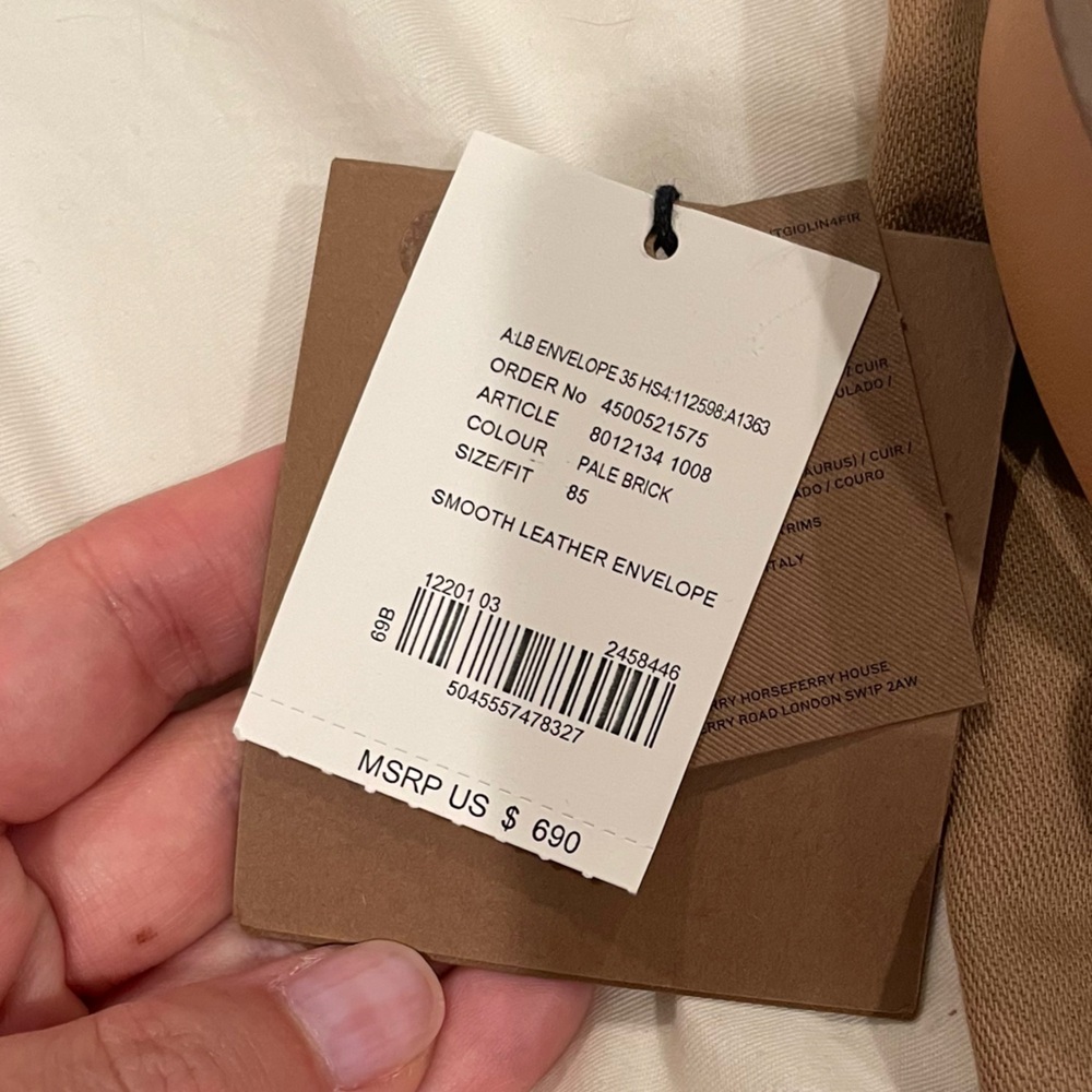 NWT Burberry Adjustable Belt With Credit Card Envelope Size 85 cm / 34 in - Picture 5 of 6